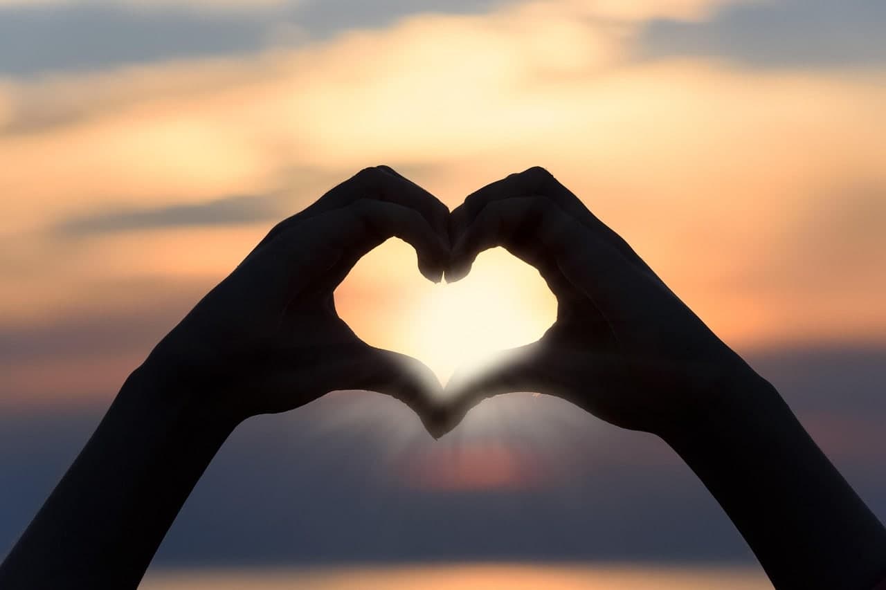 heart, sunrise, hands, gesture, full hd wallpaper, windows wallpaper, valentines day, love, beautiful wallpaper, desktop backgrounds, cool backgrounds, sunset, 4k wallpaper 1920x1080, wallpaper hd, free wallpaper, shape, sign, nature, laptop wallpaper, silhouette, symbol, mac wallpaper, 4k wallpaper, free background, summer, wallpaper 4k, hd wallpaper, romantic, romance, valentine's day, feeling, background